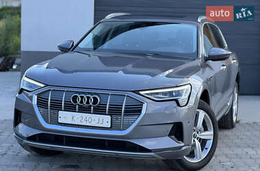 Внедорожник / Кроссовер Audi e-tron 2021 в 