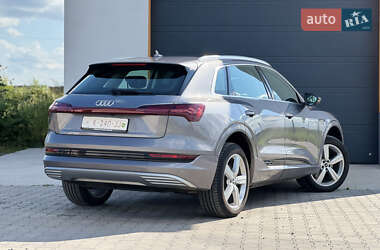 Внедорожник / Кроссовер Audi e-tron 2021 в 