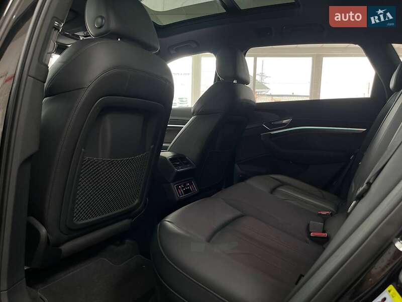 Внедорожник / Кроссовер Audi e-tron 2019 в Киеве