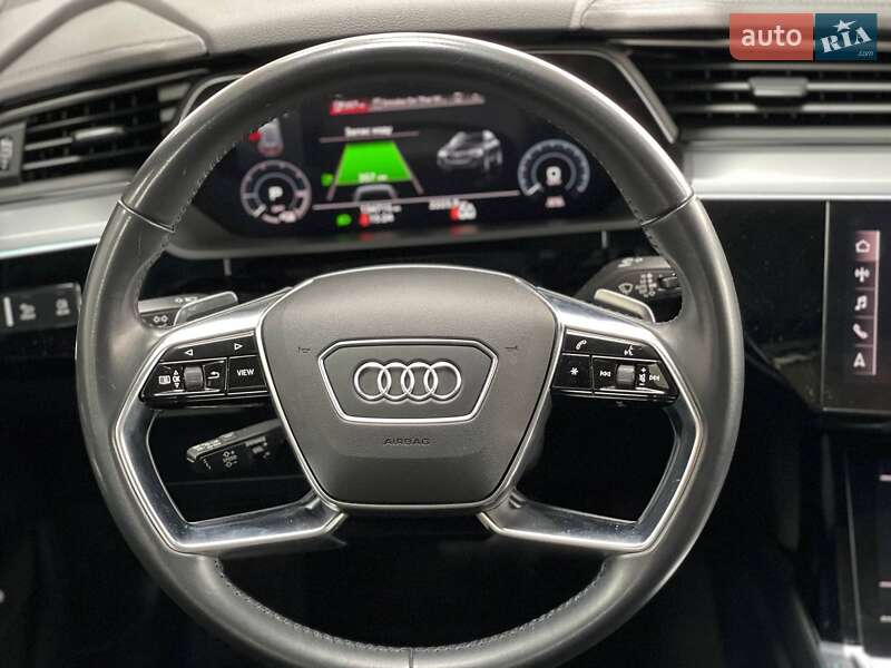 Внедорожник / Кроссовер Audi e-tron 2019 в Киеве