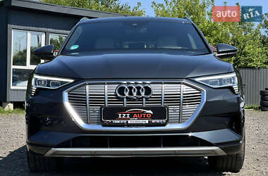 Внедорожник / Кроссовер Audi e-tron 2022 в 