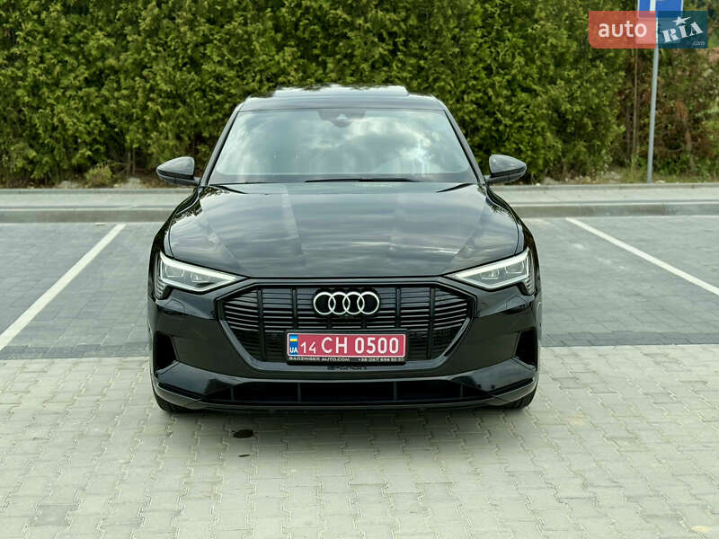 Позашляховик / Кросовер Audi e-tron 2020 в Городку