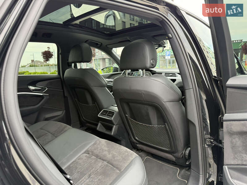 Позашляховик / Кросовер Audi e-tron 2020 в Городку