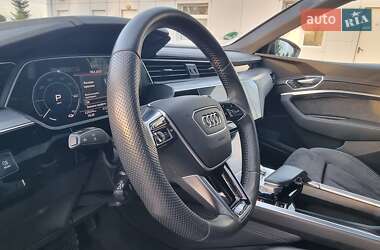 Позашляховик / Кросовер Audi e-tron 2019 в 