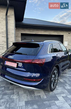 Позашляховик / Кросовер Audi e-tron 2020 в 