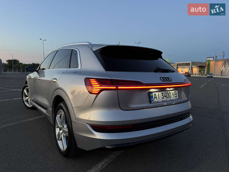 Позашляховик / Кросовер Audi e-tron 2019 в Києві