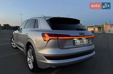 Внедорожник / Кроссовер Audi e-tron 2019 в 