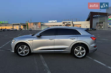 Внедорожник / Кроссовер Audi e-tron 2019 в 