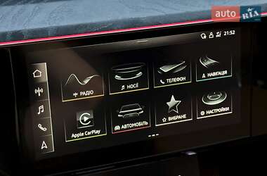 Позашляховик / Кросовер Audi e-tron 2022 в 
