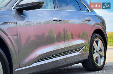 Позашляховик / Кросовер Audi e-tron 2020 в 