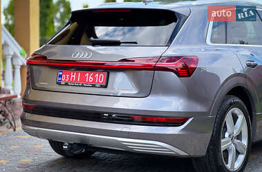 Позашляховик / Кросовер Audi e-tron 2020 в 