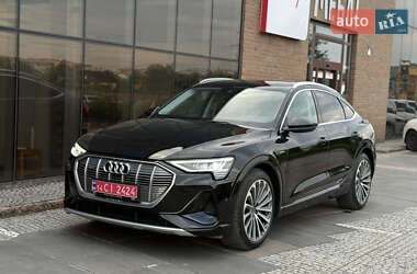 Внедорожник / Кроссовер Audi e-tron 2022 в 