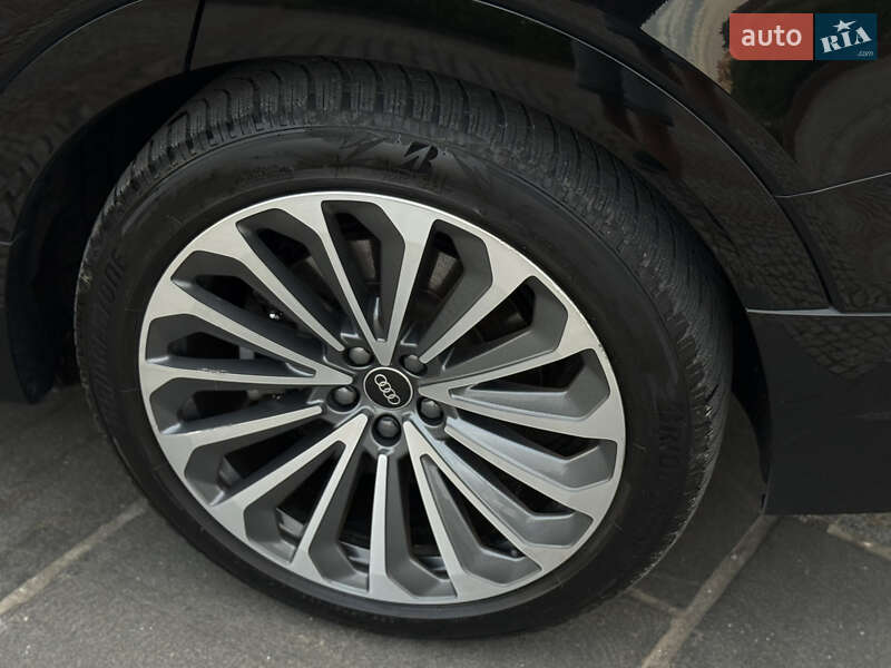Позашляховик / Кросовер Audi e-tron 2022 в Мукачевому