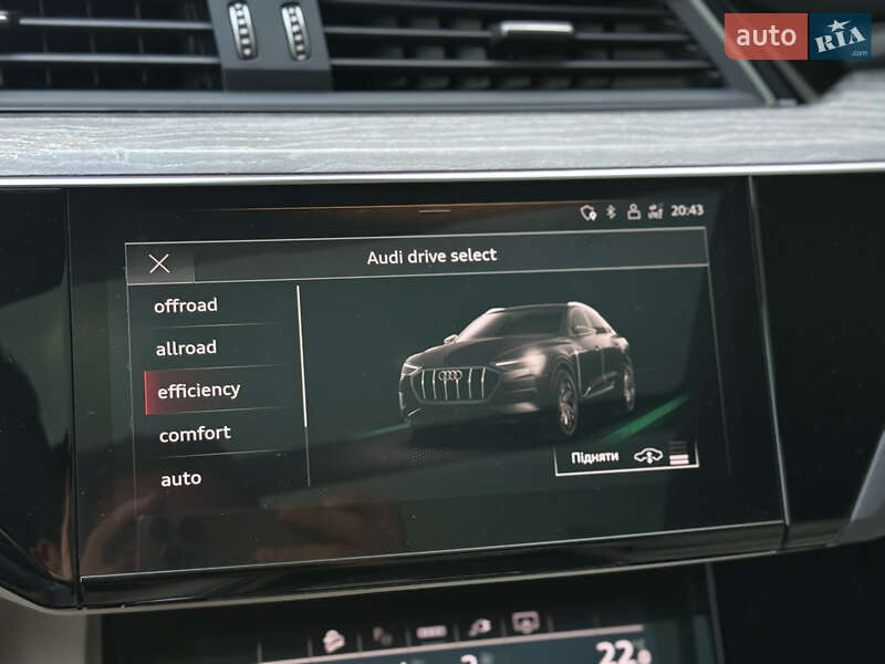 Позашляховик / Кросовер Audi e-tron 2022 в Мукачевому
