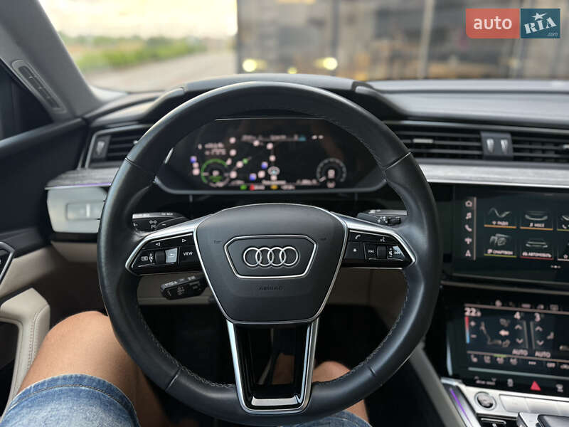 Позашляховик / Кросовер Audi e-tron 2022 в Мукачевому