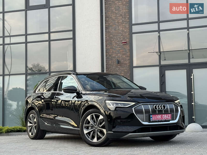 Внедорожник / Кроссовер Audi e-tron 2020 в 