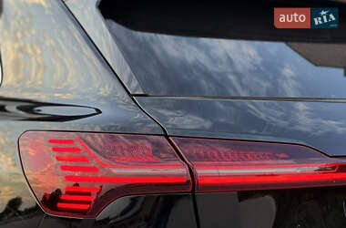Внедорожник / Кроссовер Audi e-tron 2020 в 