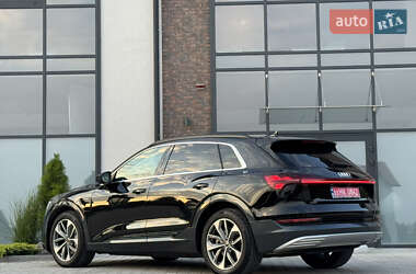Внедорожник / Кроссовер Audi e-tron 2020 в 
