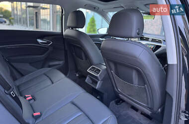 Внедорожник / Кроссовер Audi e-tron 2020 в 