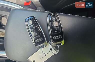 Позашляховик / Кросовер Audi e-tron 2019 в 