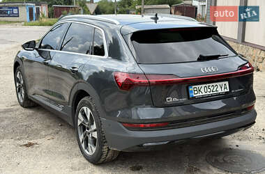 Позашляховик / Кросовер Audi e-tron 2020 в 