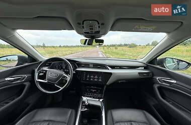 Внедорожник / Кроссовер Audi e-tron 2020 в 