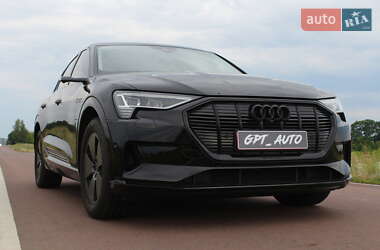 Внедорожник / Кроссовер Audi e-tron 2022 в 