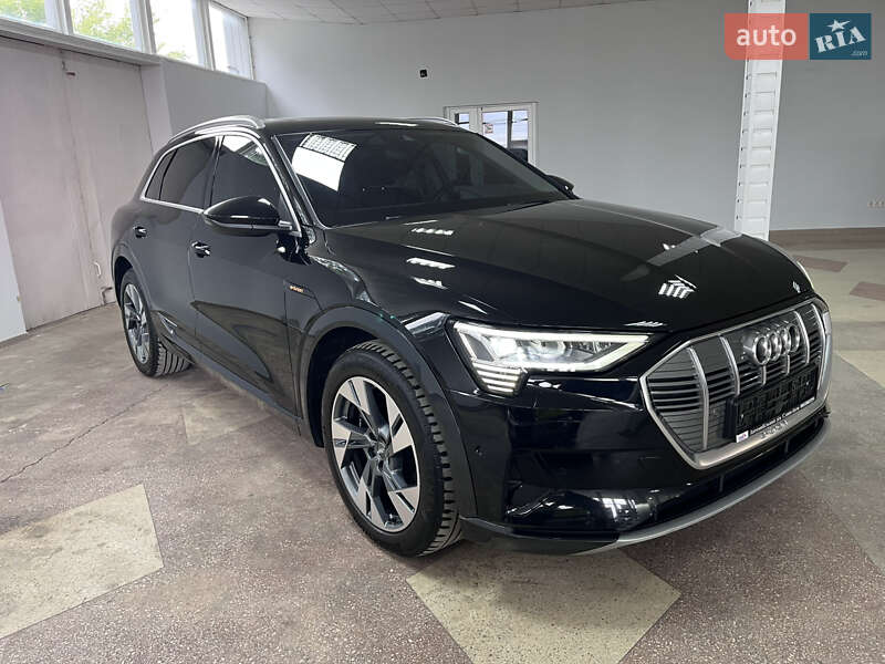 Позашляховик / Кросовер Audi e-tron 2019 в Тернополі