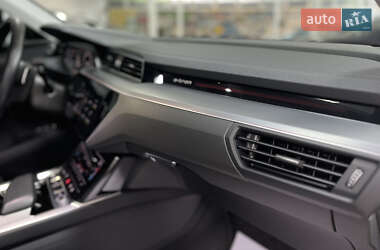 Внедорожник / Кроссовер Audi e-tron 2019 в 