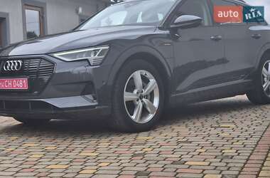 Внедорожник / Кроссовер Audi e-tron 2020 в 