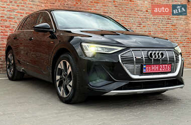 Внедорожник / Кроссовер Audi e-tron 2023 в 