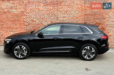 Внедорожник / Кроссовер Audi e-tron 2023 в 