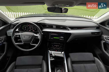 Внедорожник / Кроссовер Audi e-tron 2023 в 