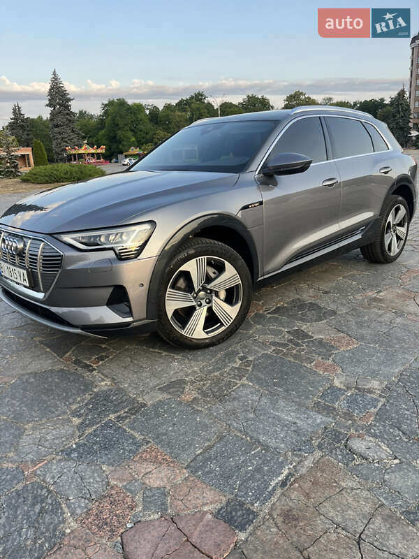 Позашляховик / Кросовер Audi e-tron 2019 в Полтаві