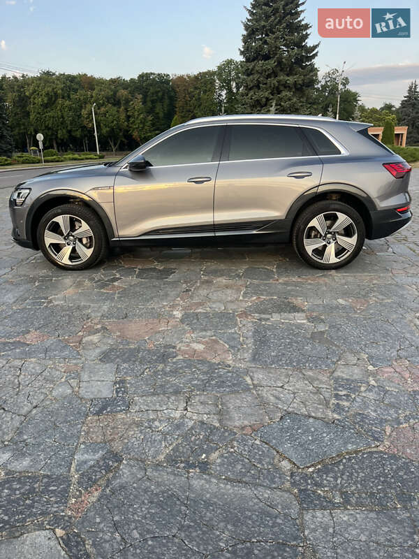 Позашляховик / Кросовер Audi e-tron 2019 в Полтаві