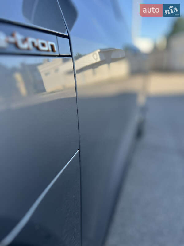 Позашляховик / Кросовер Audi e-tron 2019 в Полтаві
