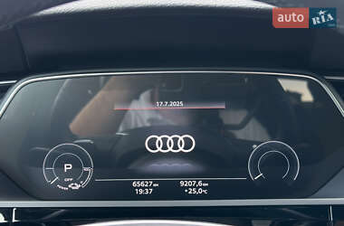Позашляховик / Кросовер Audi e-tron 2022 в 