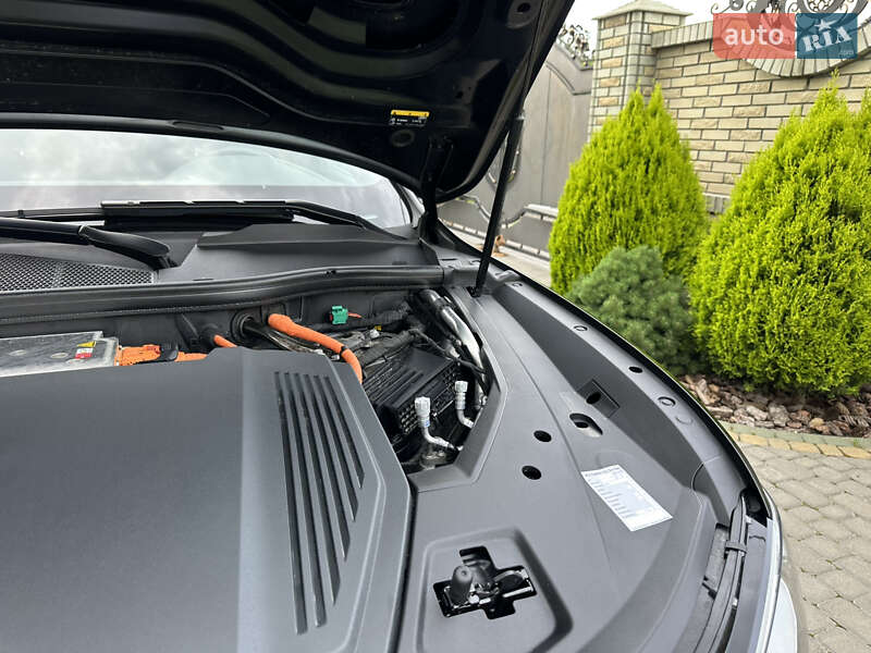 Внедорожник / Кроссовер Audi e-tron 2022 в Тернополе