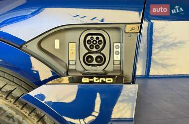 Внедорожник / Кроссовер Audi e-tron 2021 в 