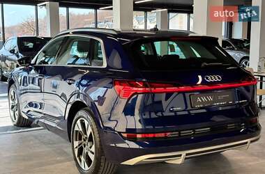 Внедорожник / Кроссовер Audi e-tron 2021 в 