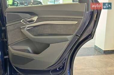 Внедорожник / Кроссовер Audi e-tron 2021 в 