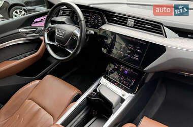 Внедорожник / Кроссовер Audi e-tron 2019 в 