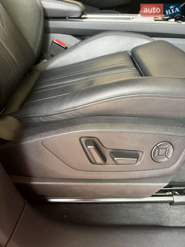 Внедорожник / Кроссовер Audi e-tron 2018 в Киеве фото 26 Внедорожник / Кроссовер Audi e-tron 2018 в Киеве