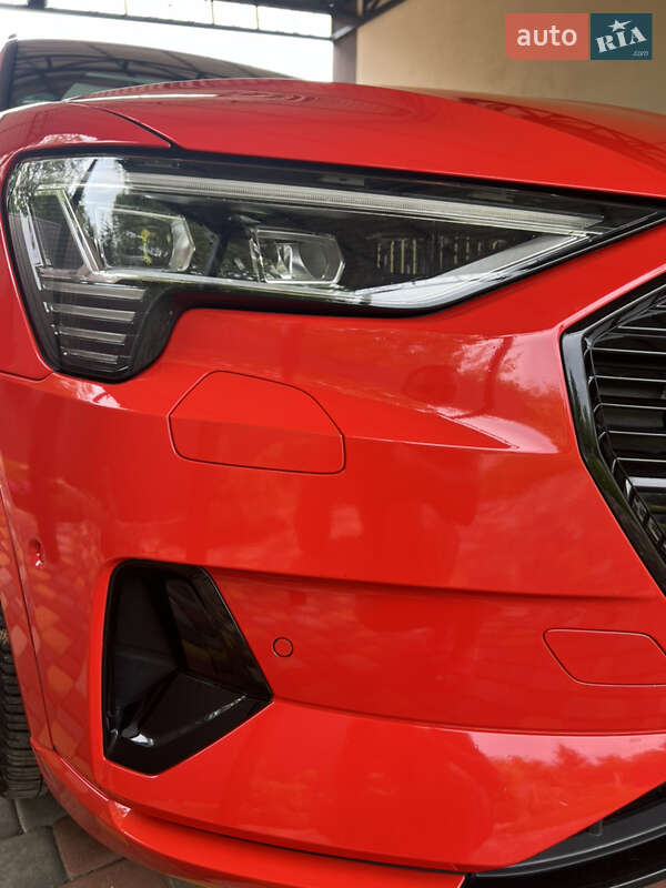 Внедорожник / Кроссовер Audi e-tron 2018 в Киеве фото 39 Внедорожник / Кроссовер Audi e-tron 2018 в Киеве