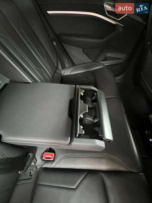 Внедорожник / Кроссовер Audi e-tron 2018 в Киеве фото 45 Внедорожник / Кроссовер Audi e-tron 2018 в Киеве