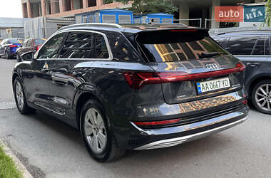 Внедорожник / Кроссовер Audi e-tron 2019 в 