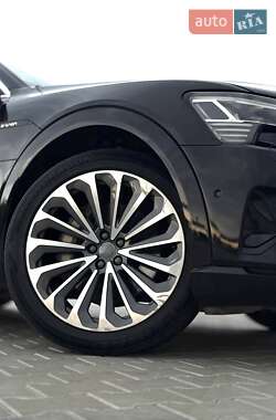 Внедорожник / Кроссовер Audi e-tron 2019 в 