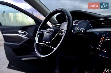 Внедорожник / Кроссовер Audi e-tron 2019 в 