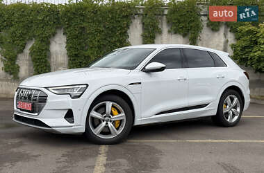 Внедорожник / Кроссовер Audi e-tron 2021 в 