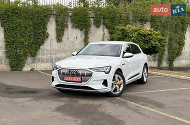 Внедорожник / Кроссовер Audi e-tron 2021 в 